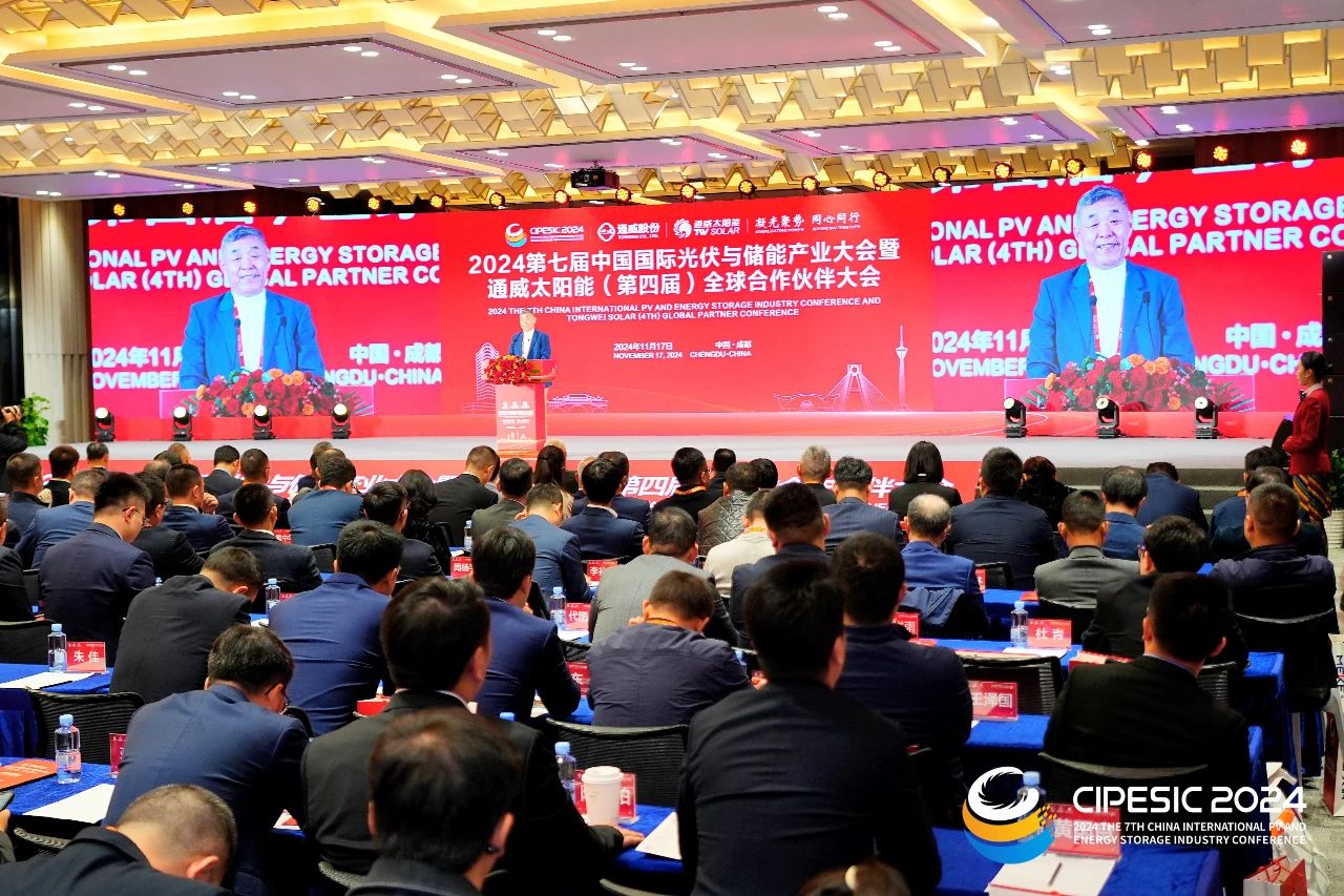 40f899e1bb59645e4b16a9d70e89055b.jpg 40f899e1bb59645e4b16a9d70e89055b.jpg